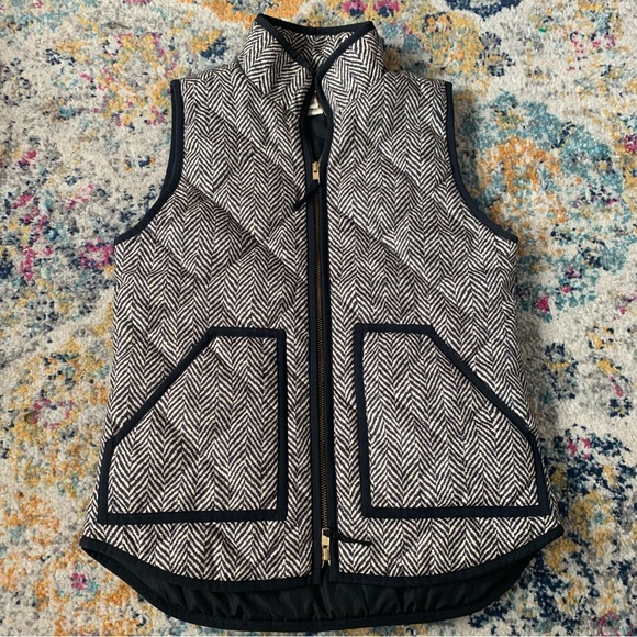 COPY - J Crew | Down Herringbone Vest Small - Picture 3 of 10
